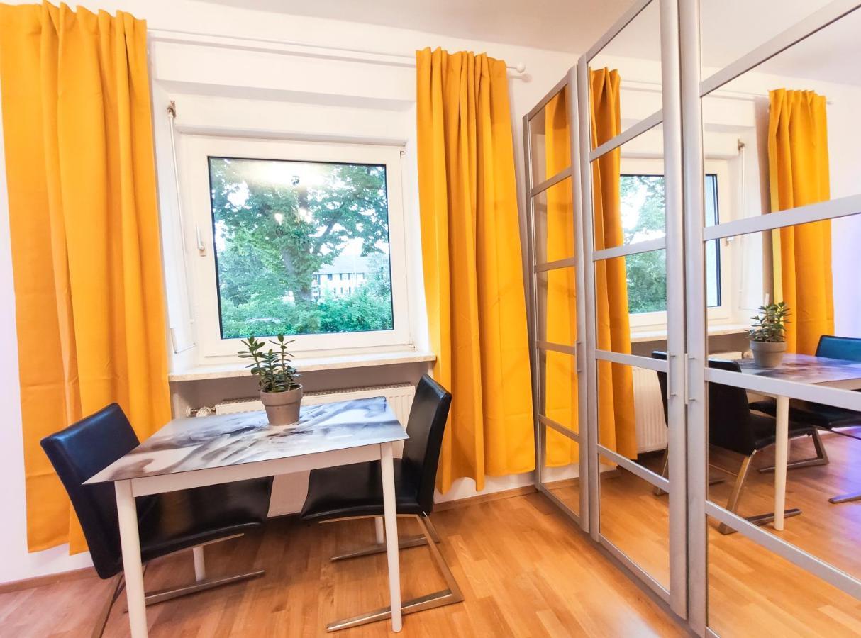 Modernes Zimmer Am Park Mit Garten, Huehner & Enten Munich Extérieur photo