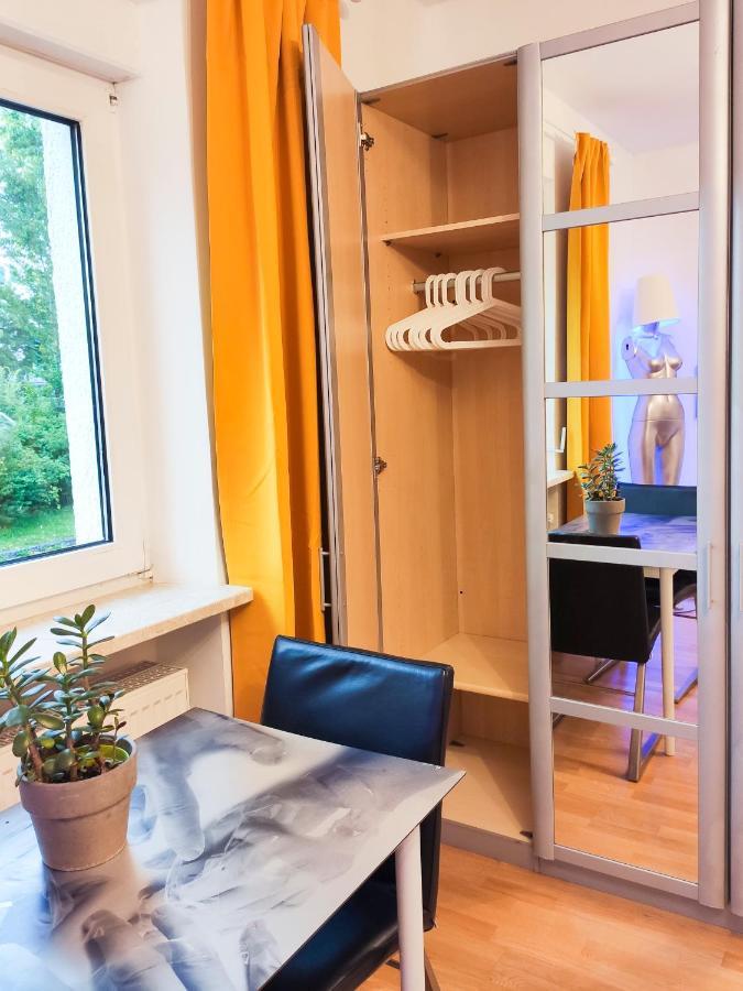 Modernes Zimmer Am Park Mit Garten, Huehner & Enten Munich Extérieur photo